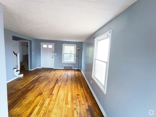 Building Photo - 2 BED 1 BATH BEAUTIFUL SINGLE FAMILY HOME ...