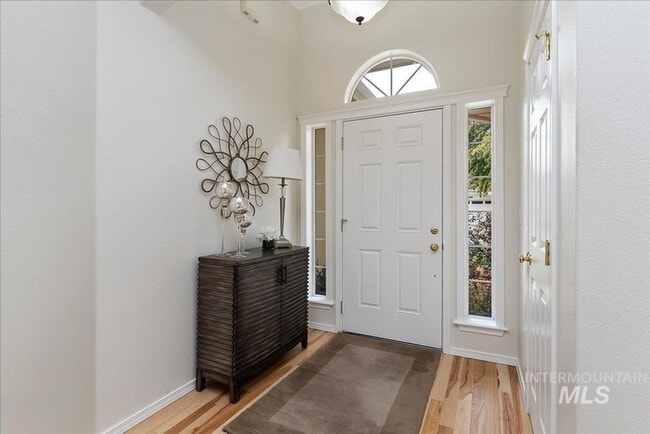 Photo - Stunning Home Near Warm Springs!
