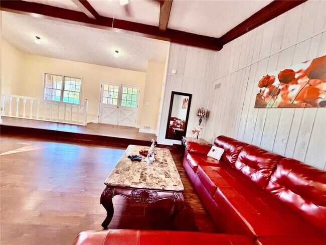 Photo - 665 Arnold Rd