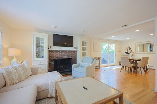 26 Pleasant St