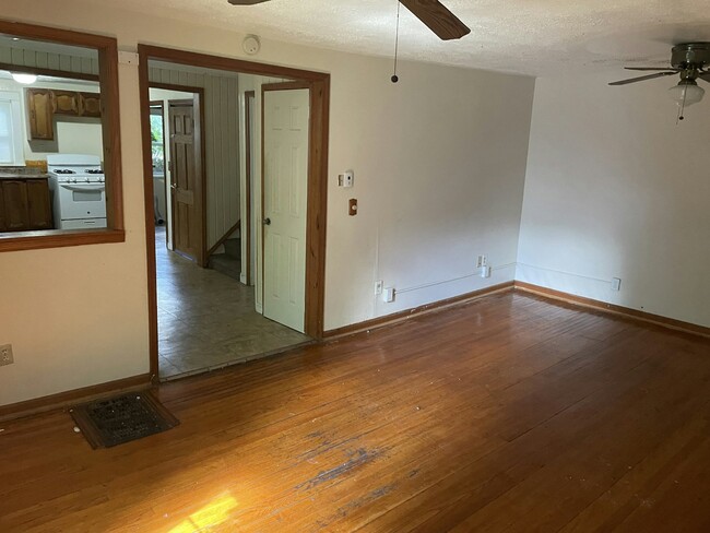 Photo - 289 N Midler Ave