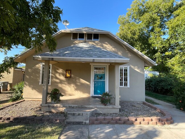 Cozy Historic Hurricane Home - Cozy Historic Hurricane Home