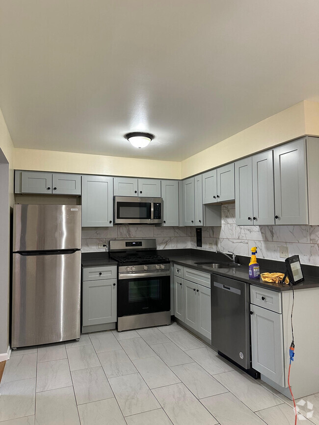 Building Photo - 630 N Lincoln Ave Unit ONE BED Rental