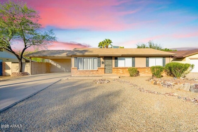 Photo - 2806 S Cottonwood Dr House