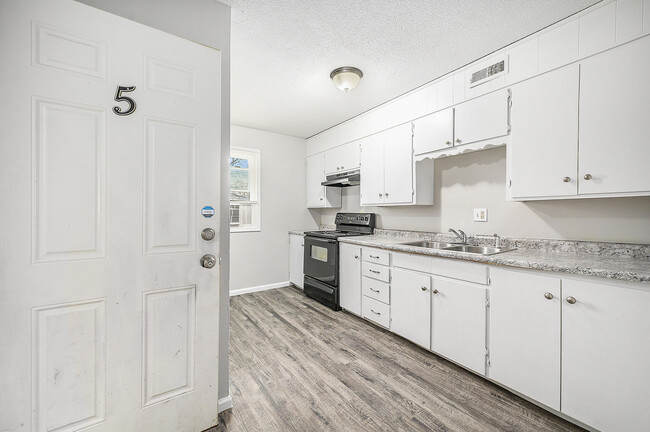 Building Photo - 1612 Washington Ave