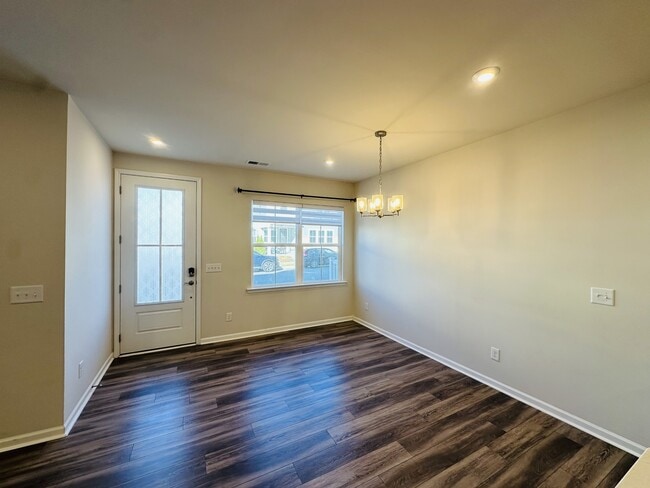 Photo - 5851 Strathmore Ct