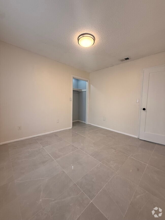Building Photo - 7210 Manhattan Dr Unit 1322 Rental