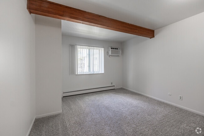 The Glen 2BR, 1BA - 705SF - Primary Bedroom