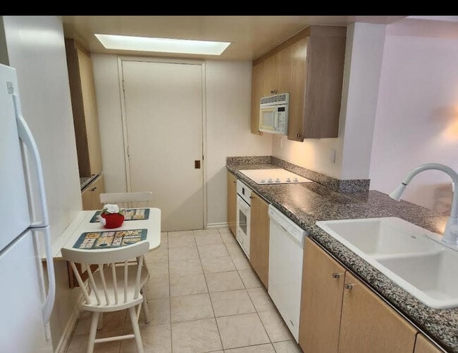 Photo - 850 E Ocean Blvd Unidad 212