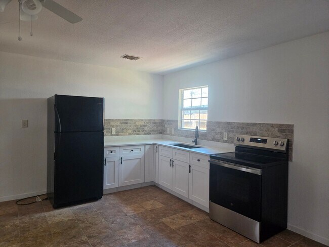 Photo - 210 N San Jacinto St Unit 2 ( Back)