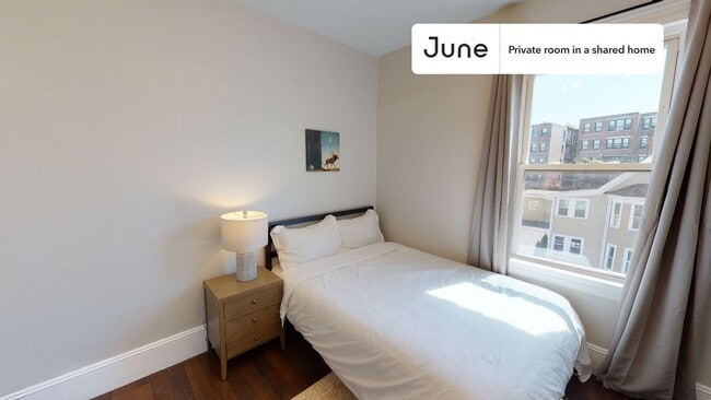 Building Photo - Private bedroom in 4 bed/1.5 bath Home Unit A