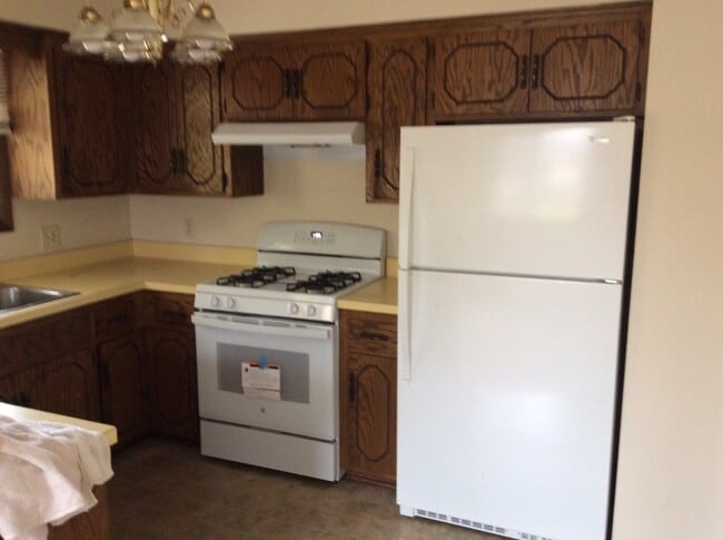 Photo - 1460 Meadow Ln