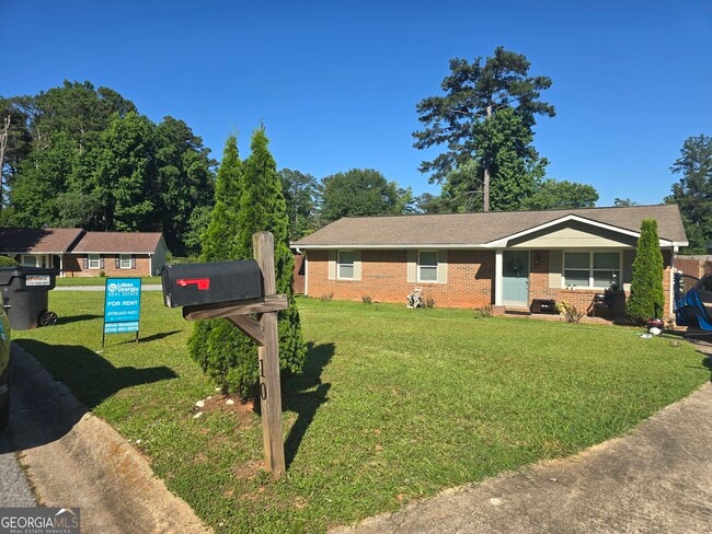 Building Photo - 10 Silverwood Dr