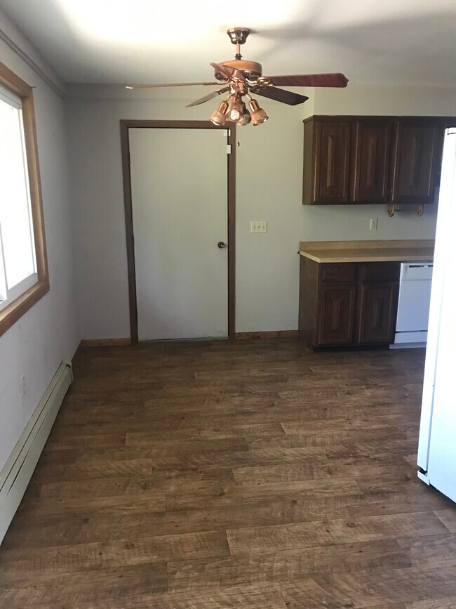 Photo - 1218 24th St W