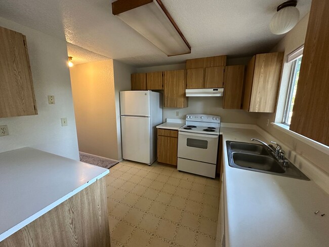 Photo - 813 Haskell Ct