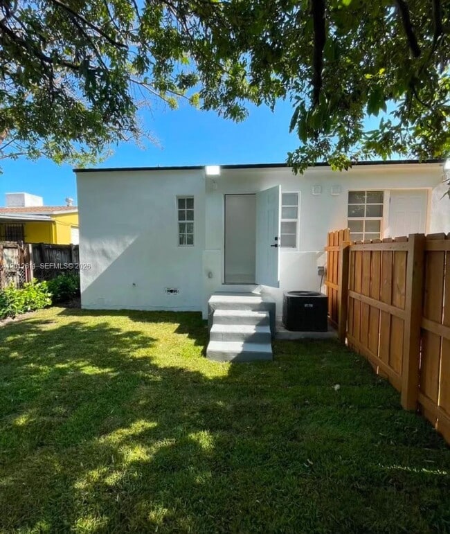 Photo - 3161 NW 31st St