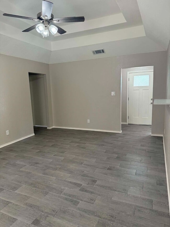 Photo - 124 Maerose Ave