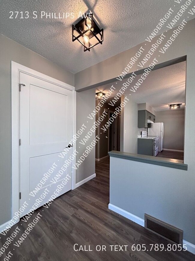 Photo - 2713 S Phillips Ave