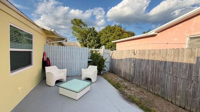 705 W Mango St Unit C