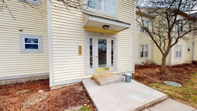 Photo - 2221 S Huron Pkwy Unit 4