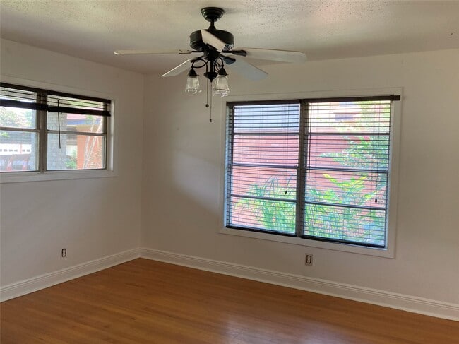 Photo - 1202 Dunstan Rd