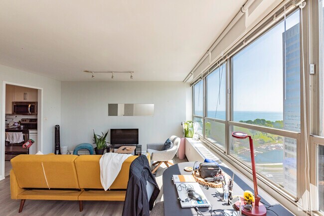 Photo - 3550 N Lake Shore Dr Unit 1823