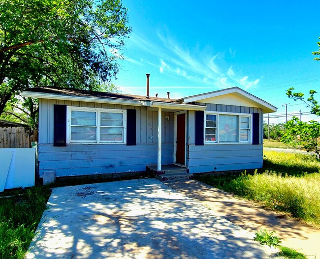 Cozy 3 Bedroom Home in East Lubbock - Cozy 3 Bedroom Home in East Lubbock