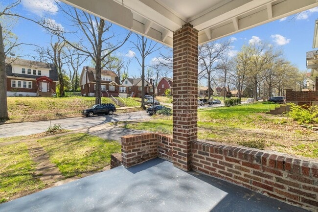 Photo - 8009 Monroe Ave