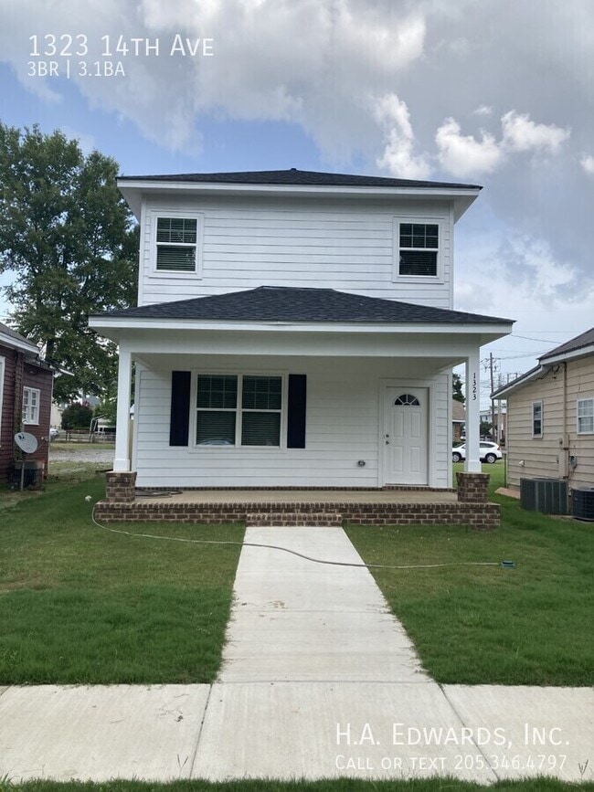 Building Photo - 1323 14th Ave