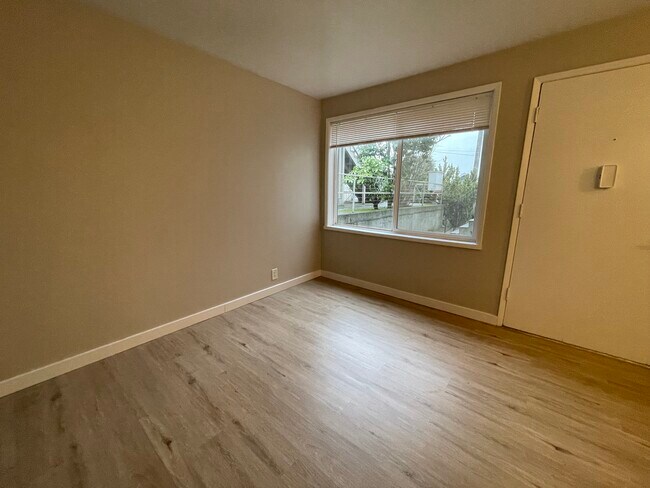 Photo - 629 W Nickerson St Unidad 3