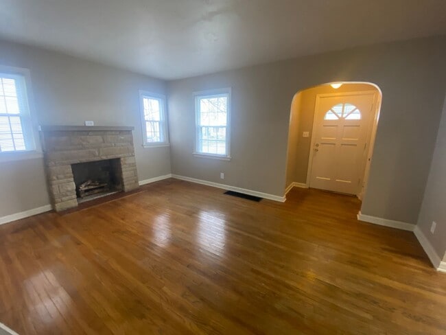 Photo - 4028 Monroe St