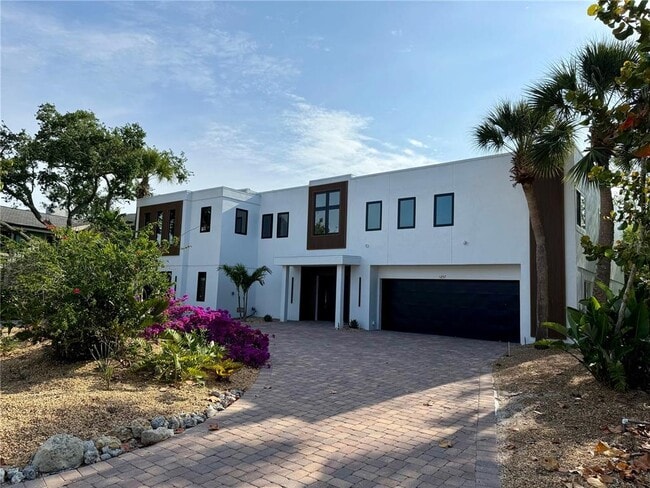 1257 Tree Bay Ln