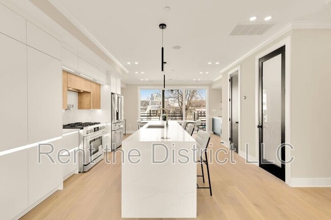 Photo - 1365 Perry Pl NW