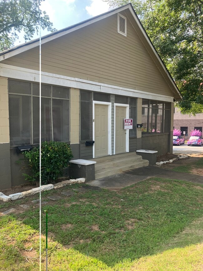 Building Photo - 826 Church St Unit Apartment 1