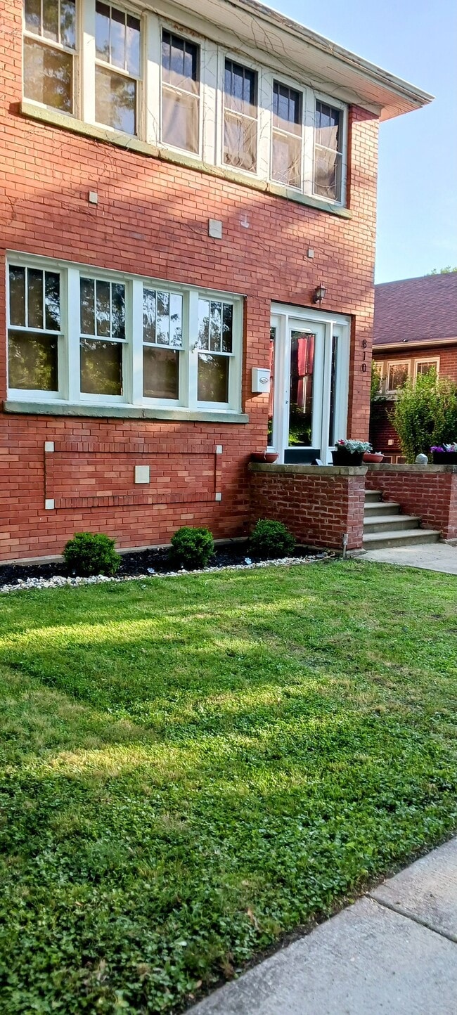 810 Farragut Pl Unit 1