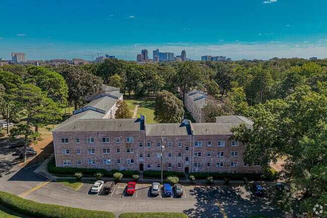 Raleigh Apartments – Minutes Away from Downtown Raleigh