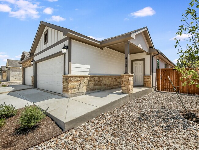 Photo - 412 Parkline Dr