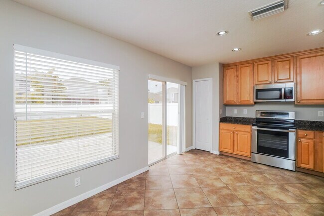 Photo - 1423 Kaffir Lily Ct