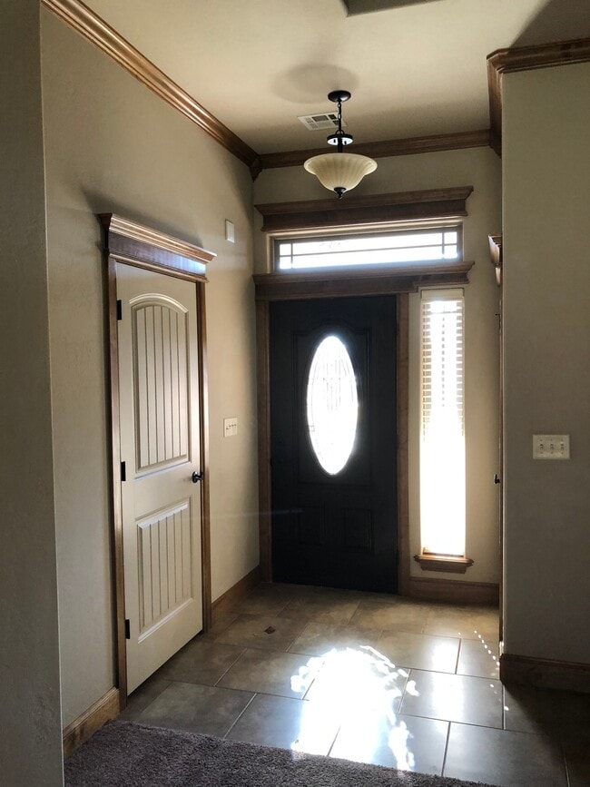 Photo - 1308 Saddle Rock Drive