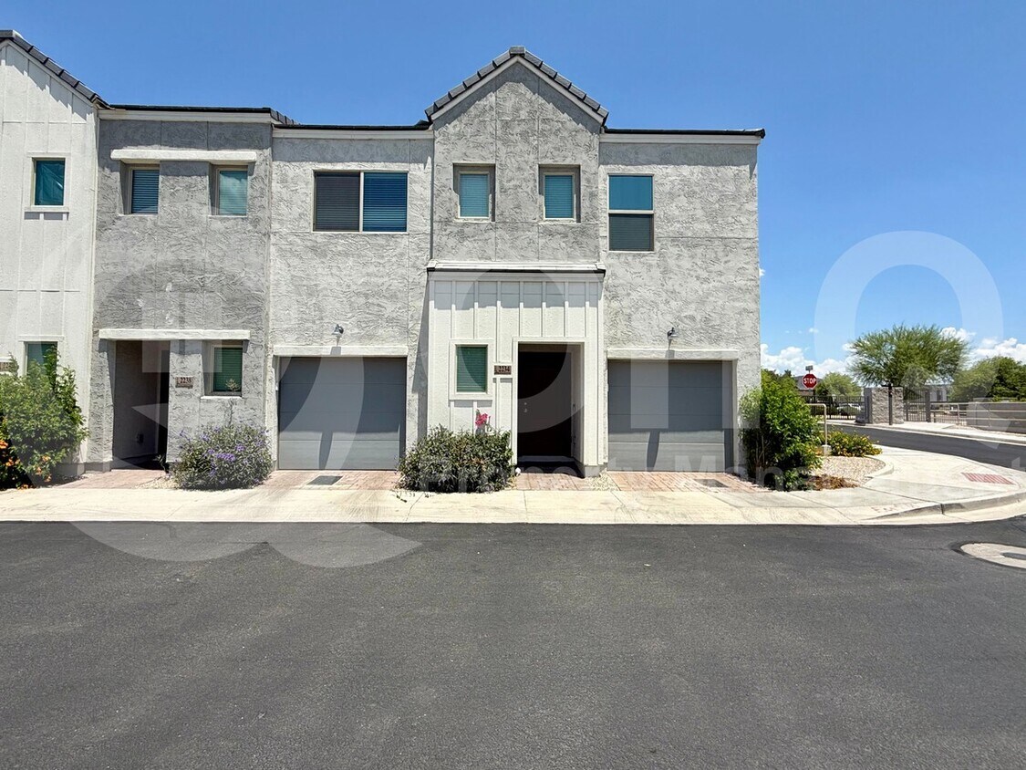 Photo - 2234 West El Caro Drive