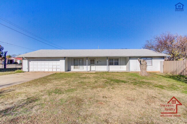 Photo - 1512 SW 6th St House