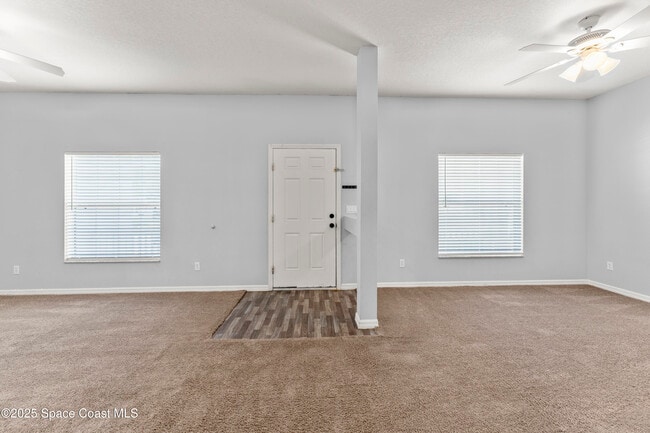 Photo - 410 Eldron Blvd SE