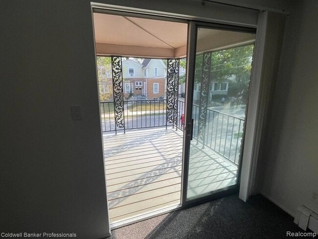 Building Photo - 620 E Lincoln Ave Unit 9