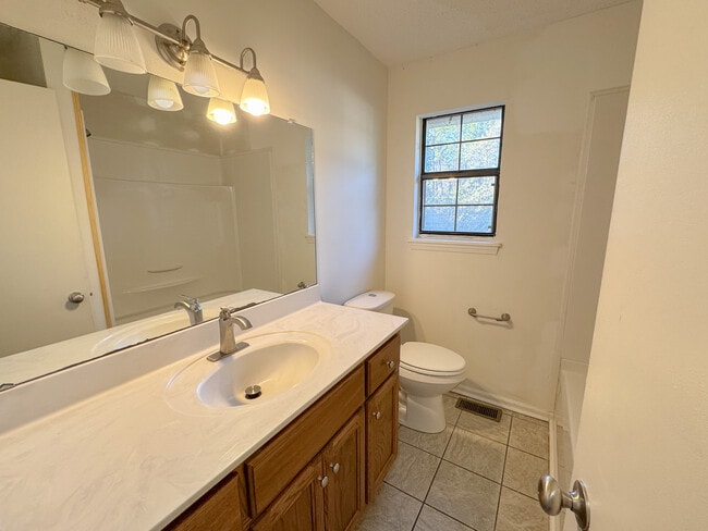 Photo - 113 Ellis Rd