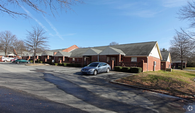 Royal Orleans Apartments - Royal Orleans Apartments