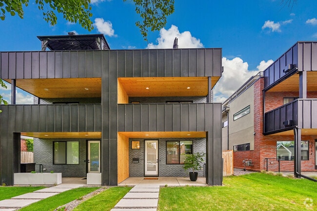 Building Photo - 2308 S Acoma St Rental