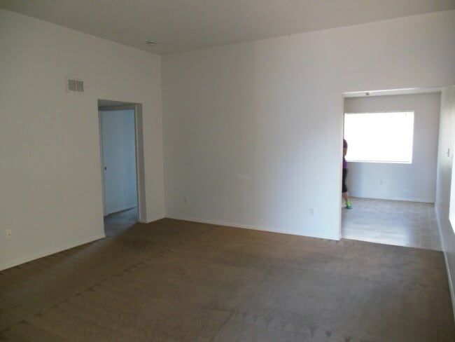 Photo - 5753 Pinon Dulce Rd NW