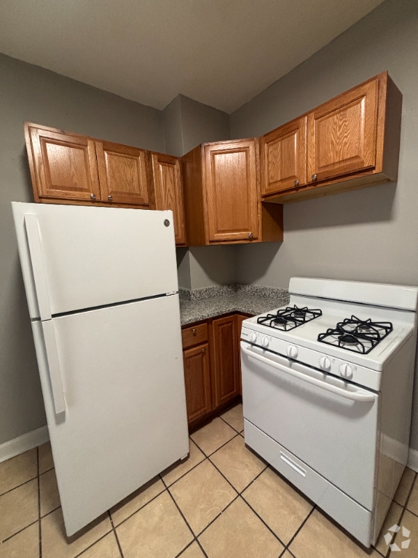 Building Photo - 5509-5511 S Whipple St Rental