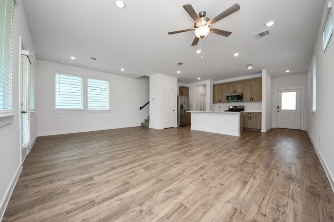 Photo - 2138 Olivos St