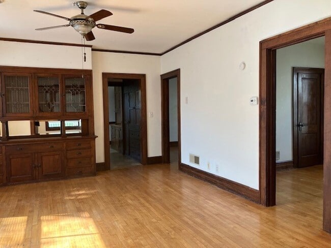 217-219 W. Chestnut St.
